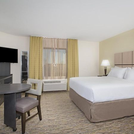 Candlewood Suites Pueblo By Ihg Екстериор снимка