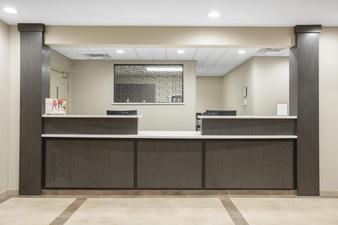 Candlewood Suites Pueblo By Ihg Екстериор снимка